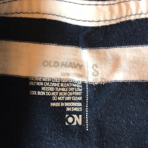 Old navy - Picture 2 of 3